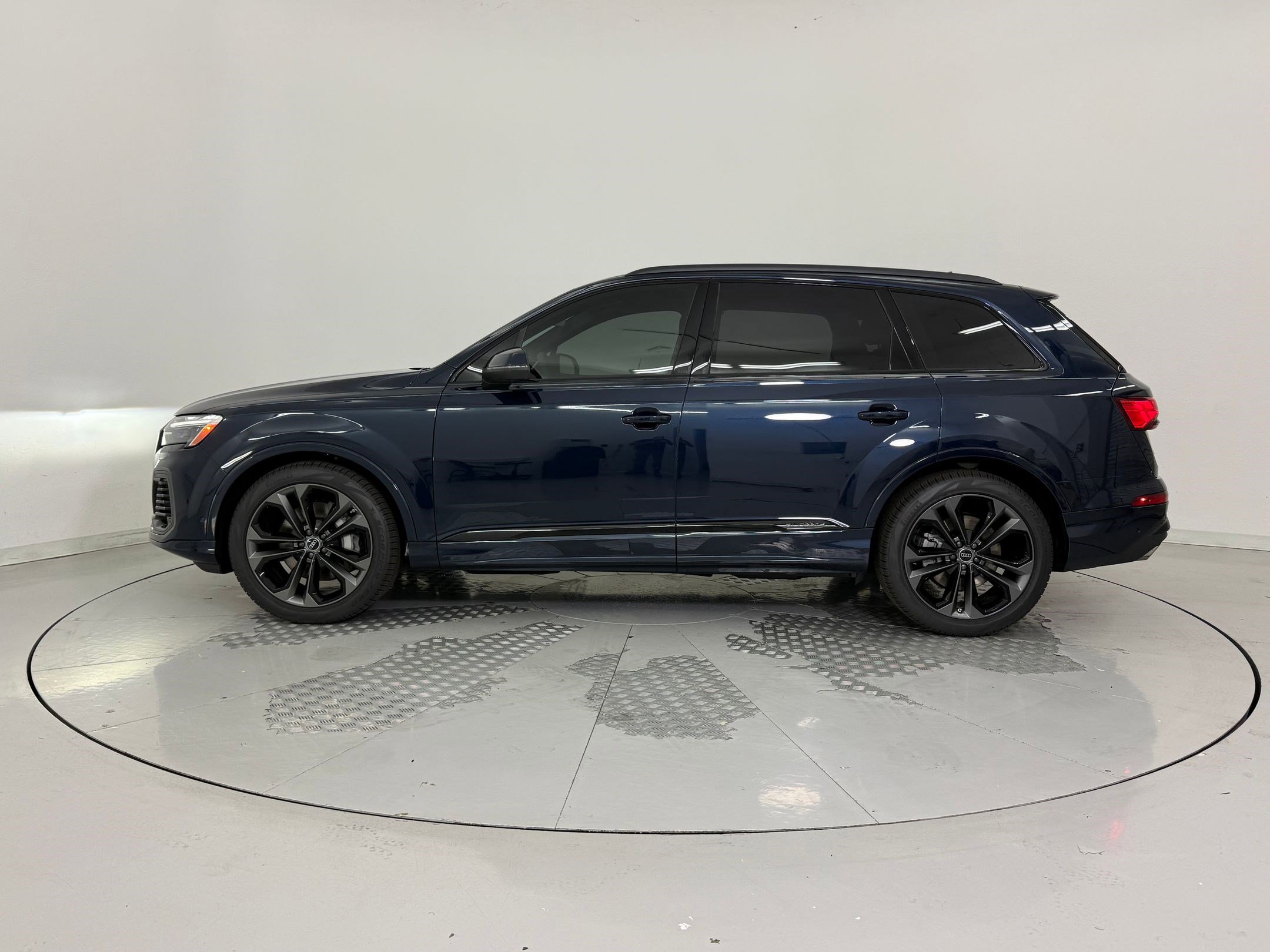 New 2026 Audi Q7 3.0T Premium Plus AWD/4WD image 2