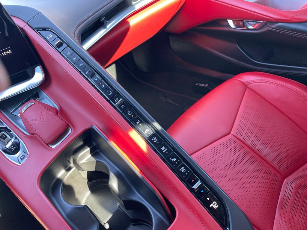 Used 2022 Chevrolet Corvette Stingray Premium Conv w/ Z51 Performance Package RWD image 17