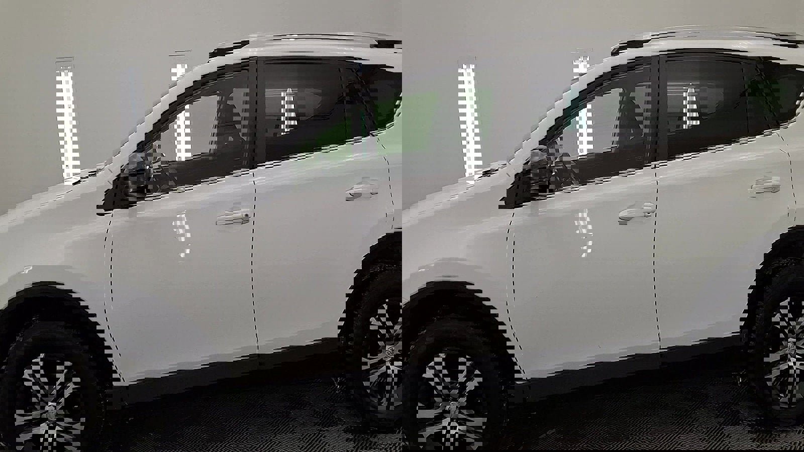 Used 2017 Toyota RAV4 LE image 9