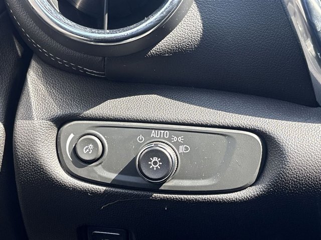 Certified 2023 Chevrolet Blazer LT w/ Convenience Package image 17