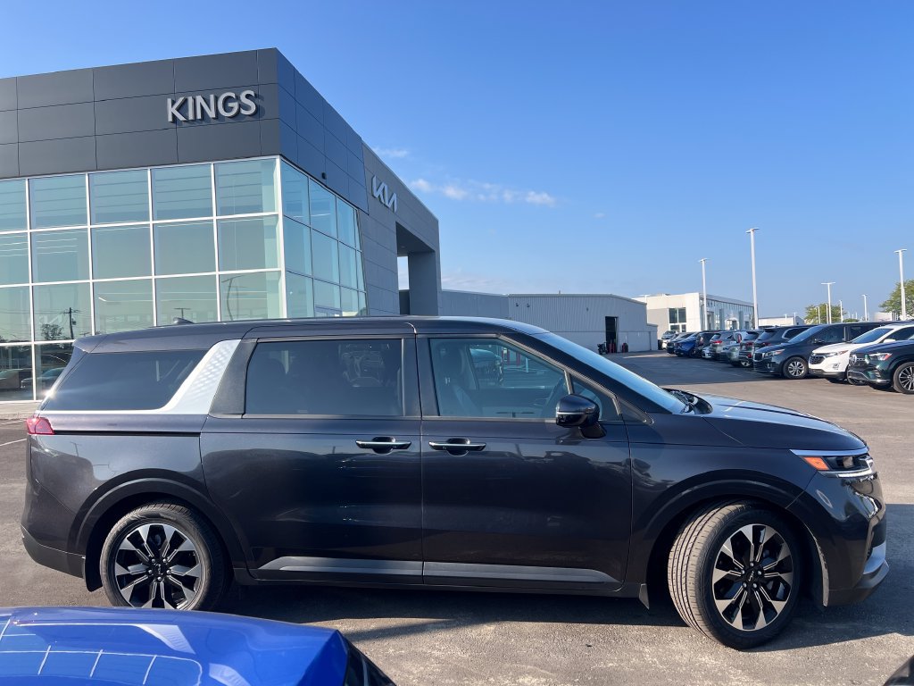 Certified 2024 Kia Carnival EX FWD image 3