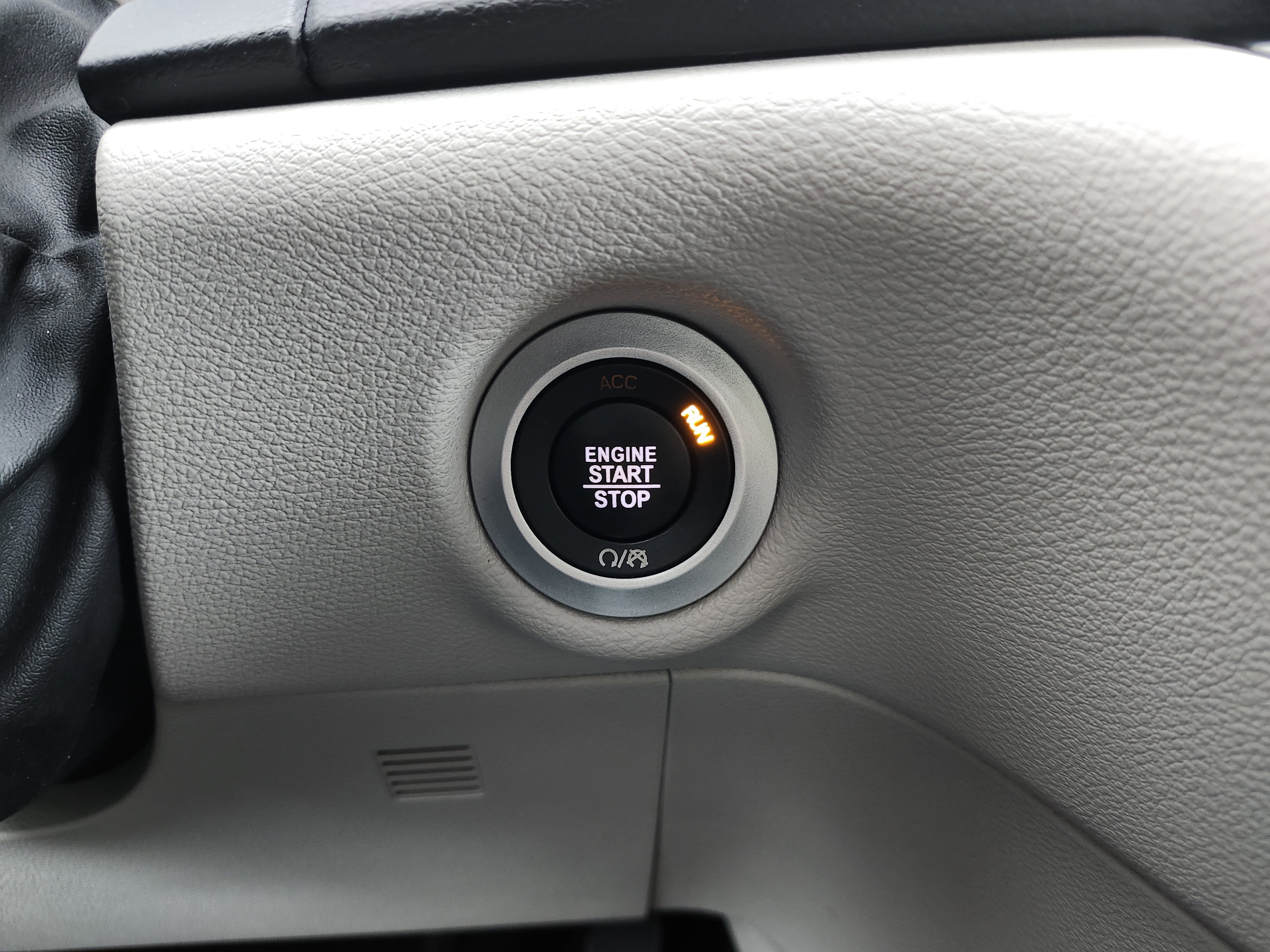 Used 2017 Chrysler Pacifica Touring-L image 29