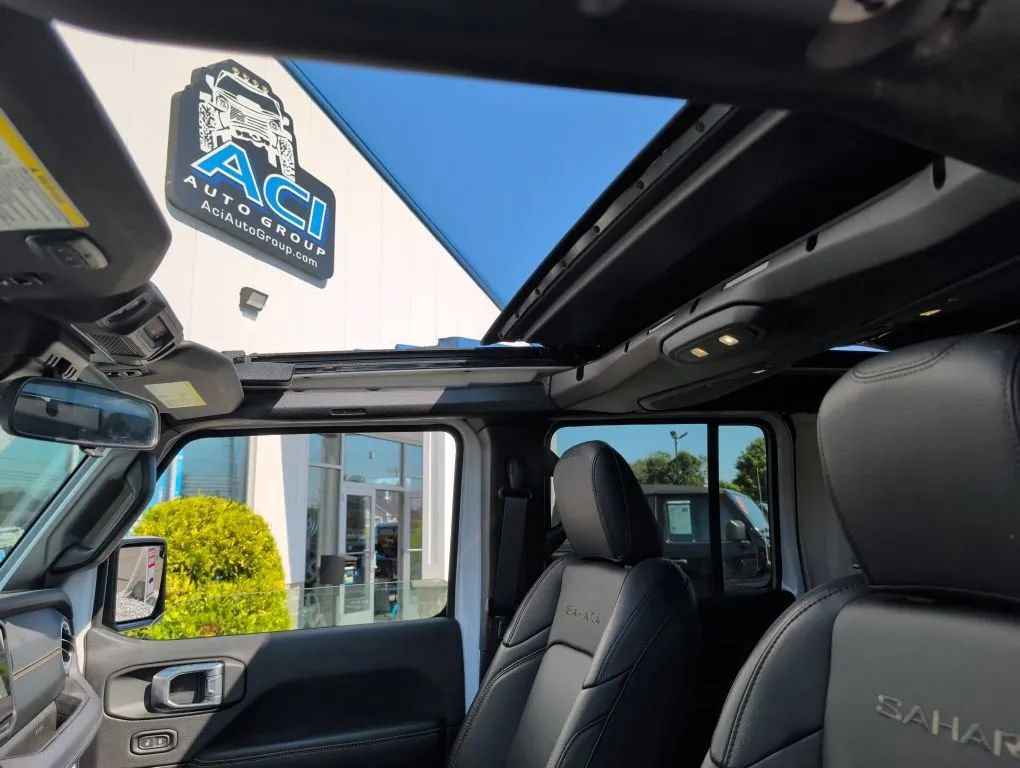 Used 2024 Jeep Wrangler Unlimited Sahara w/ Safety Group AWD/4WD image 3