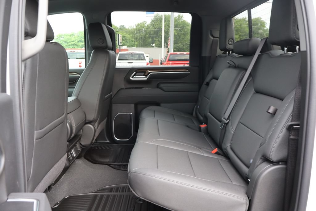 New 2026 Chevrolet Silverado 3500 LT w/ Leather Package AWD/4WD image 17