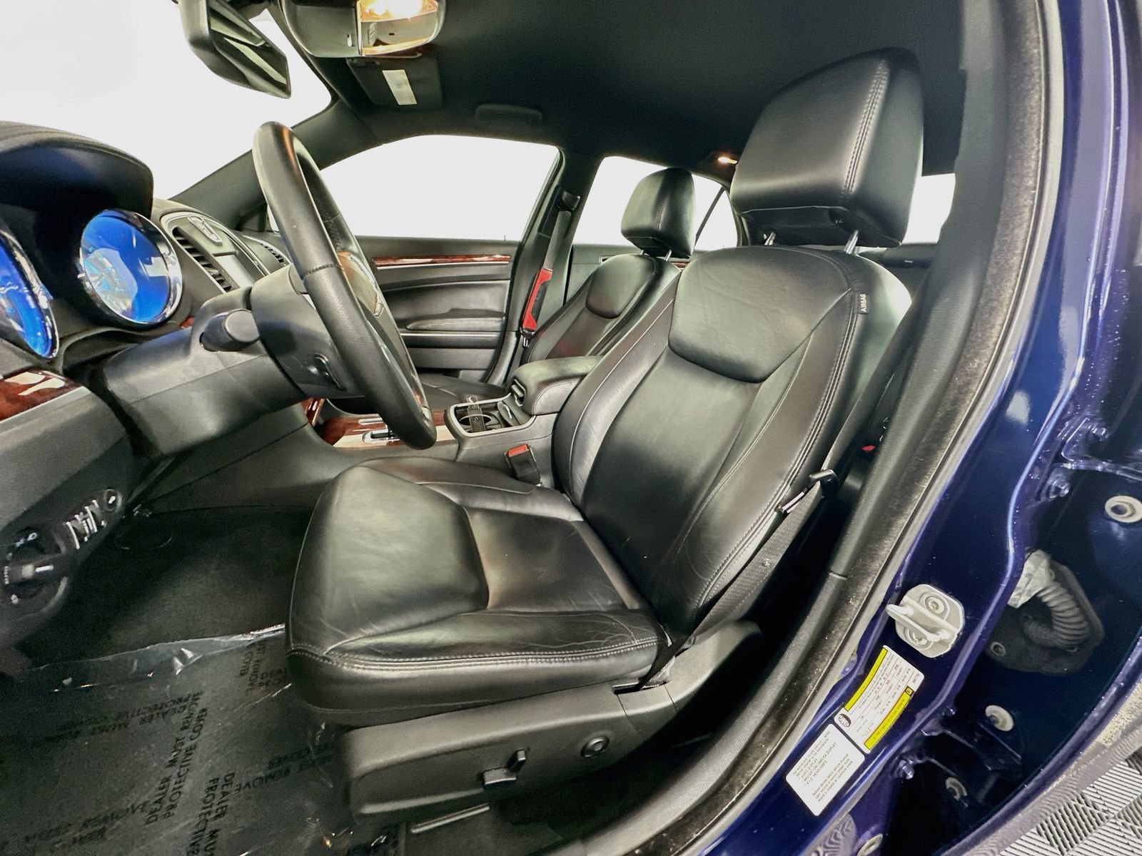 Used 2013 Chrysler 300 RWD image 20
