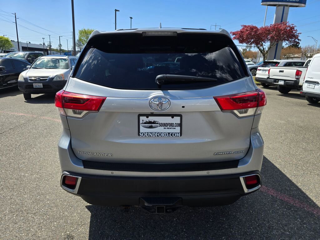Used 2018 Toyota Highlander Limited Platinum AWD/4WD image 6