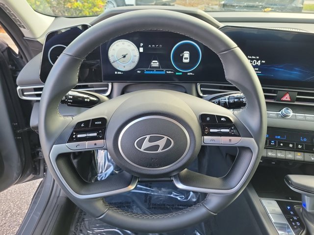 Certified 2025 Hyundai Elantra SEL image 19