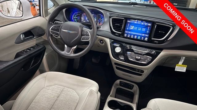 Used 2018 Chrysler Pacifica Touring Plus image 31