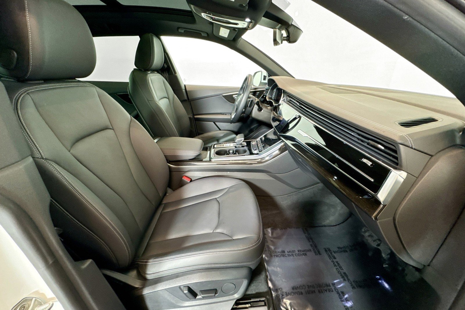 Used 2025 Audi Q8 Premium w/ Black Optic Package image 27