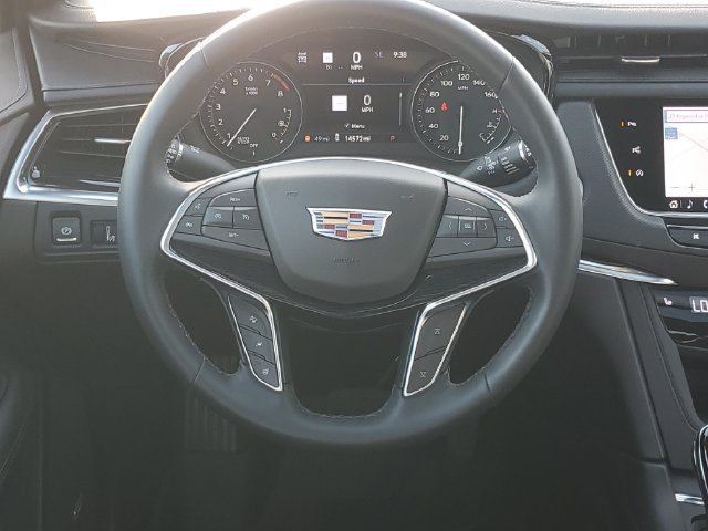 Used 2025 Cadillac XT5 Premium Luxury w/ Technology Package AWD/4WD image 30