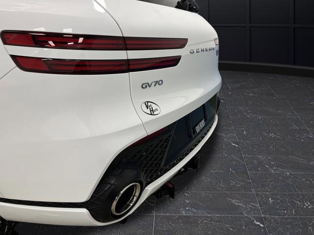Used 2025 Genesis GV70 3.5T Sport image 33