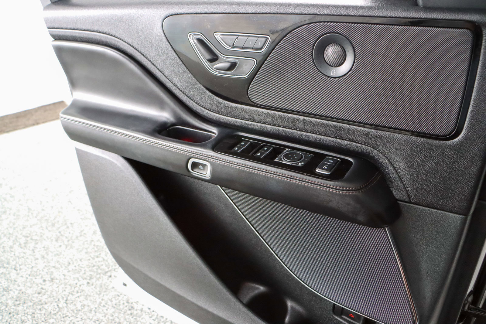 Used 2021 Lincoln Aviator Reserve w/ Equipment Group 201A image 22