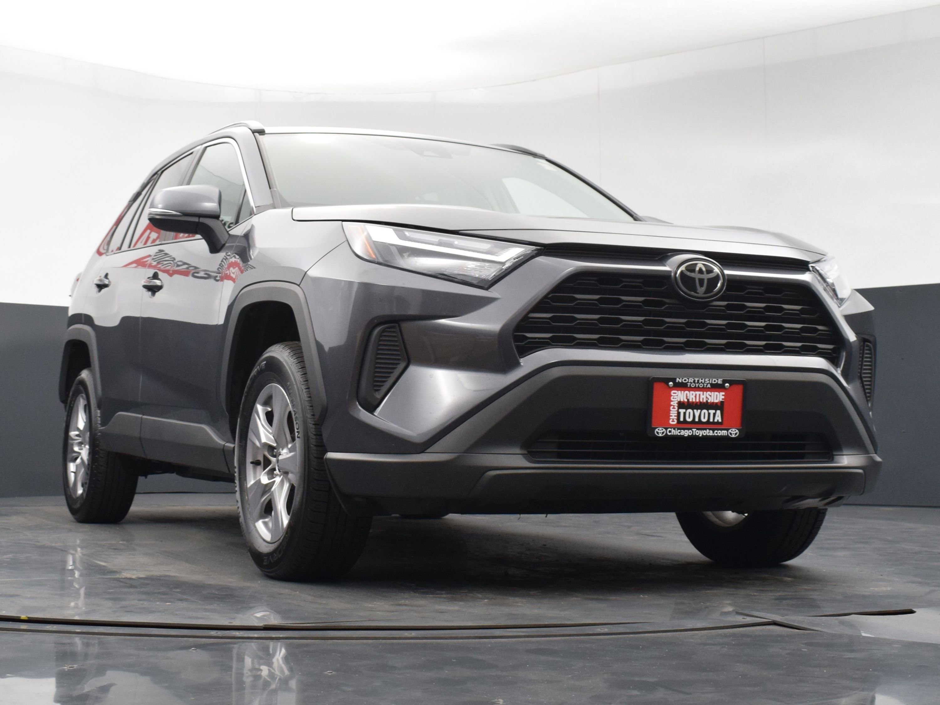 Used 2025 Toyota RAV4 XLE FWD image 28