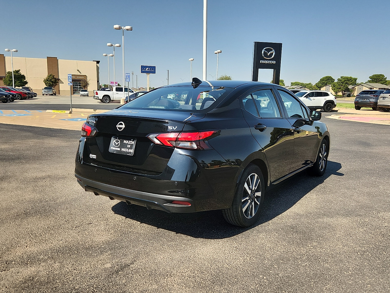 Used 2024 Nissan Versa SV FWD image 5