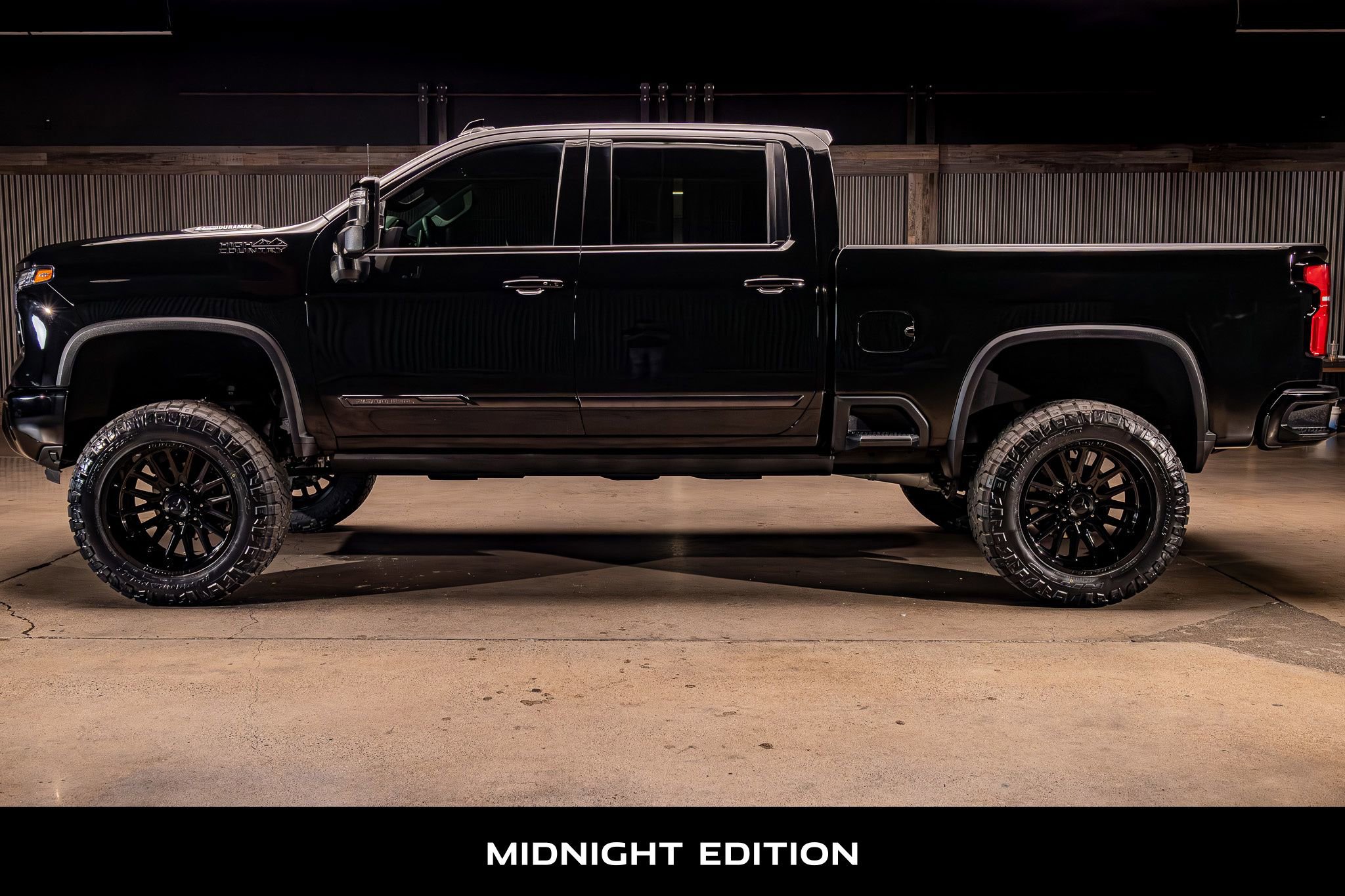 Used 2024 Chevrolet Silverado 2500 High Country w/ Midnight Edition image 6