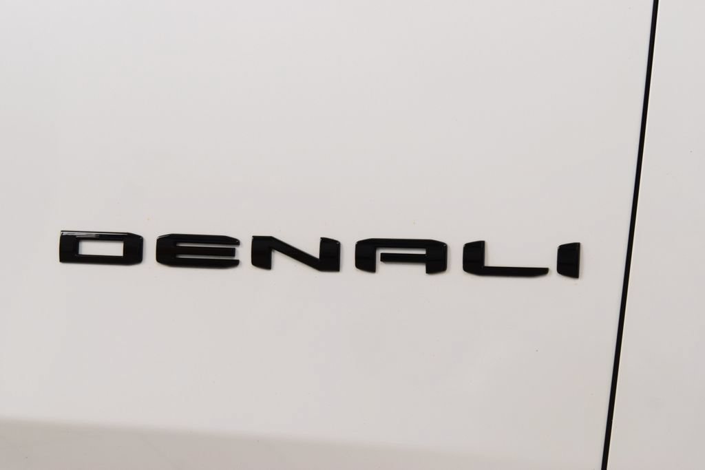 Used 2023 GMC Yukon XL Denali w/ Denali Reserve Package AWD/4WD image 17