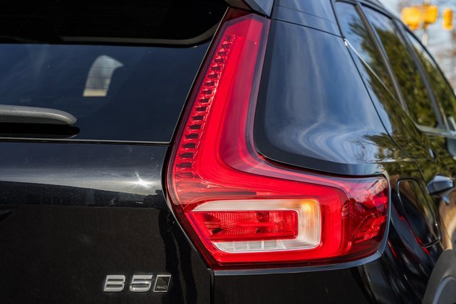 Used 2023 Volvo XC40 B5 Plus w/ Climate Package image 7