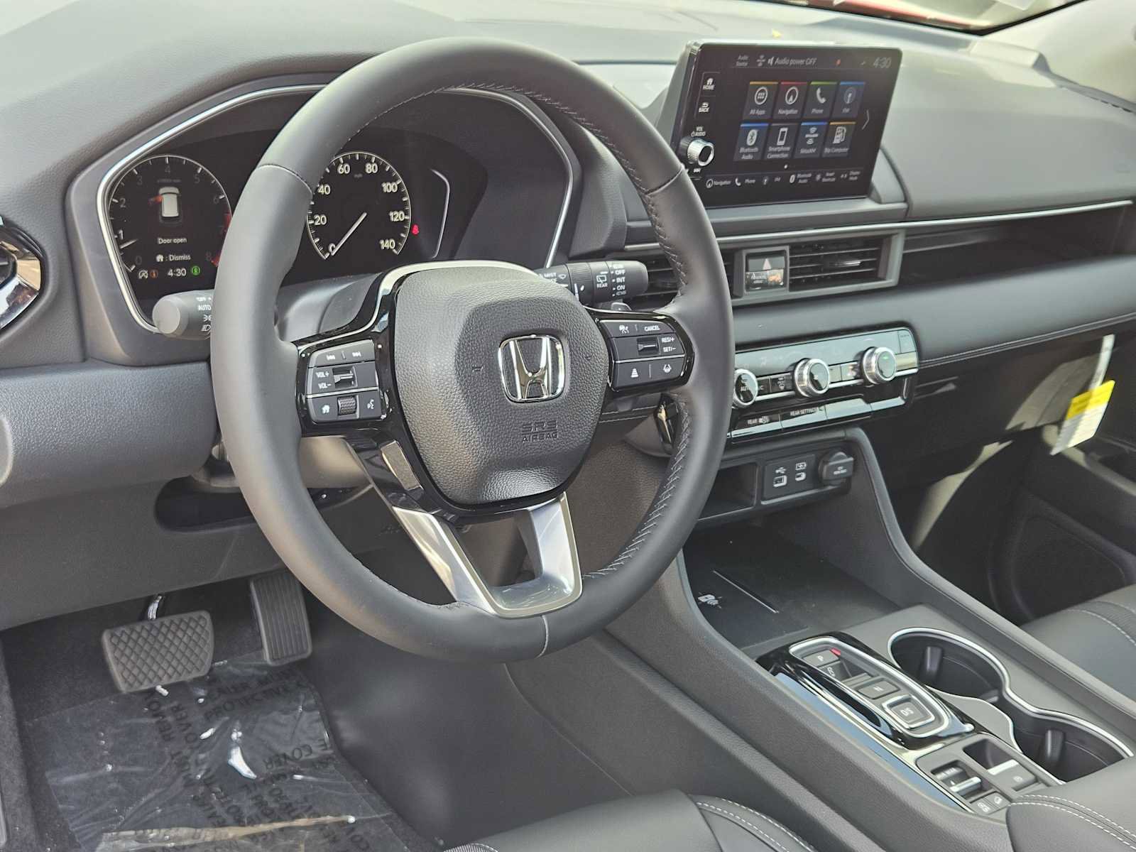 New 2025 Honda Pilot Touring image 2