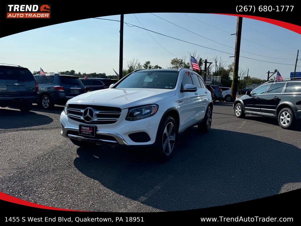 Used 2017 Mercedes-Benz GLC 300 4MATIC image 1