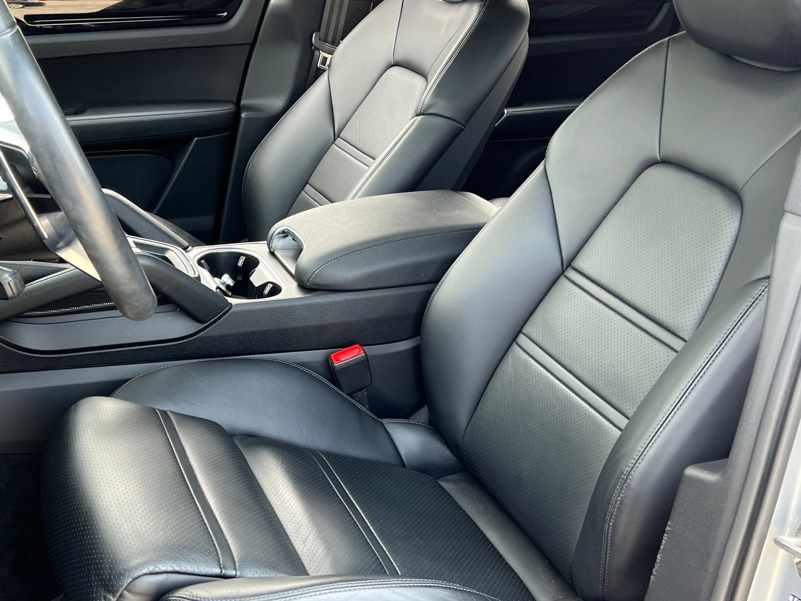Certified 2023 Porsche Cayenne AWD/4WD image 5
