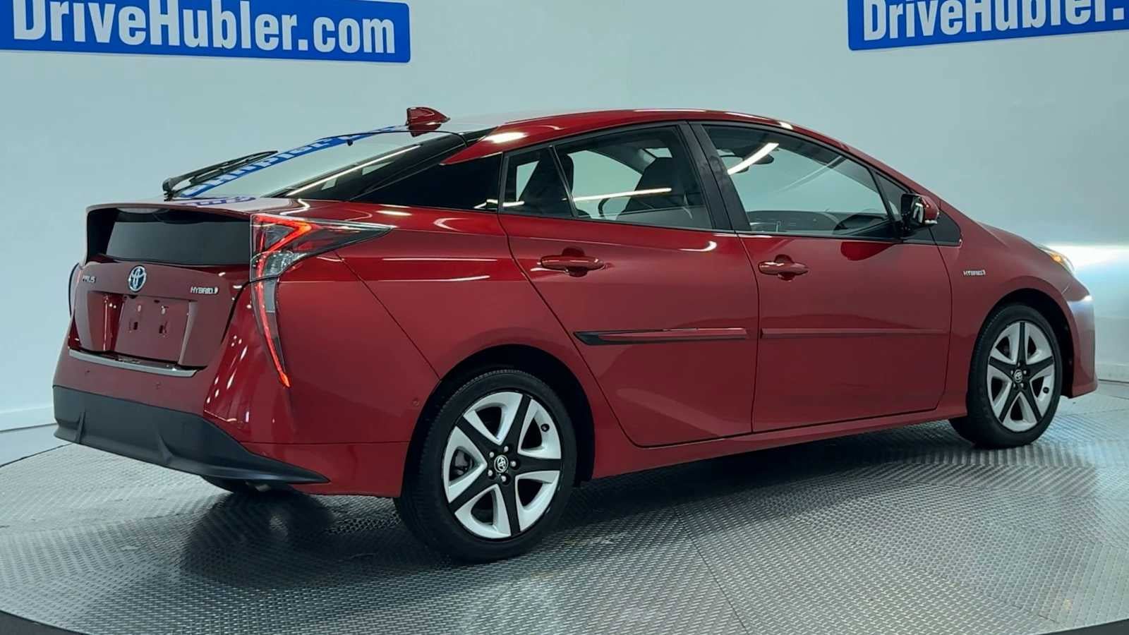 Used 2017 Toyota Prius Four Touring w/ Premium Convenience Package FWD image 8