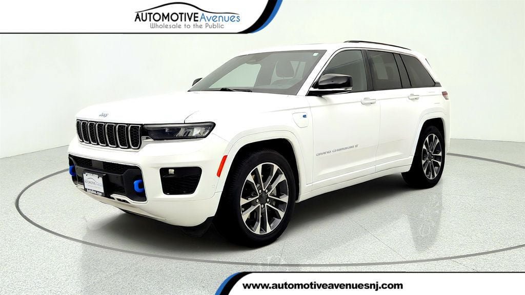 Used 2023 Jeep Grand Cherokee Overland AWD/4WD image 1