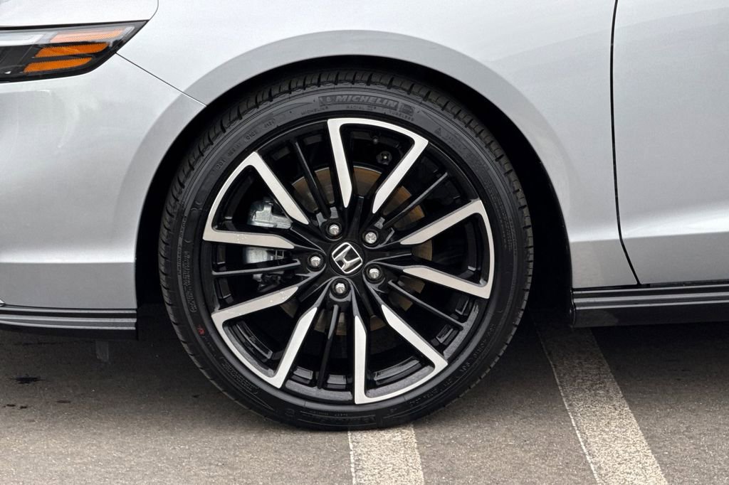 Certified 2025 Honda Accord Touring image 26