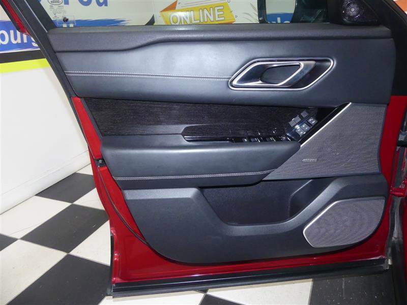 Used 2019 Land Rover Range Rover Velar R-Dynamic HSE image 31