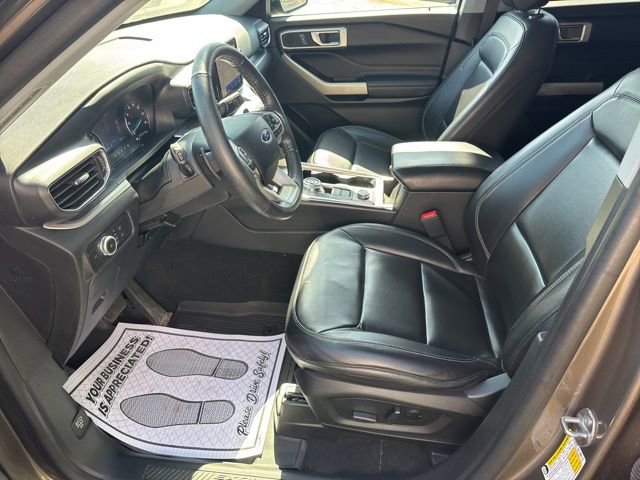 Used 2021 Ford Explorer XLT w/ Equipment Group 202A image 6