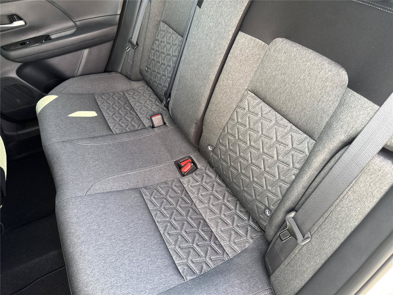 New 2026 Nissan Kicks SV w/ SV Premium Package FWD image 31