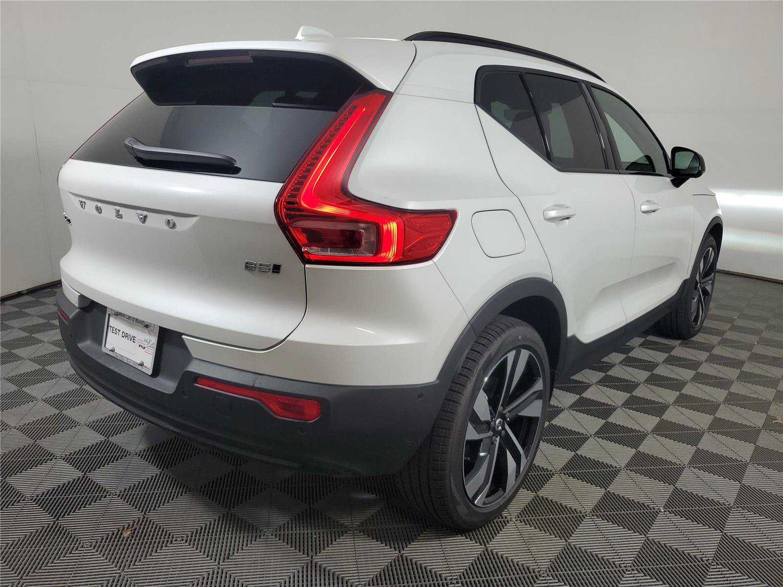 New 2026 Volvo XC40 B5 Plus w/ Climate Package AWD/4WD image 6
