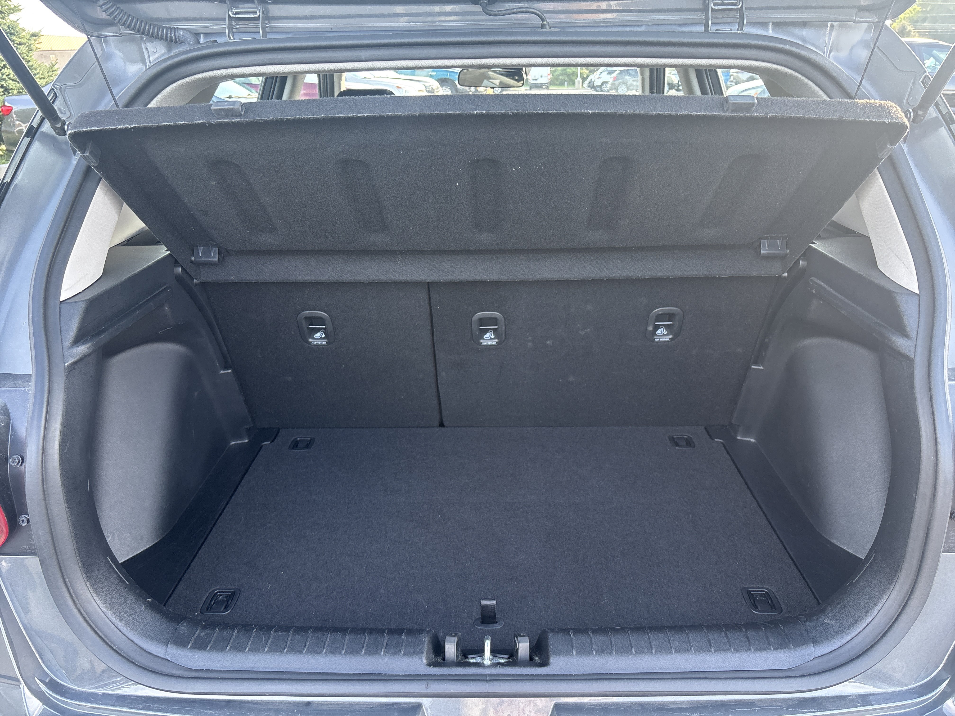Used 2025 Hyundai Venue SEL FWD image 25