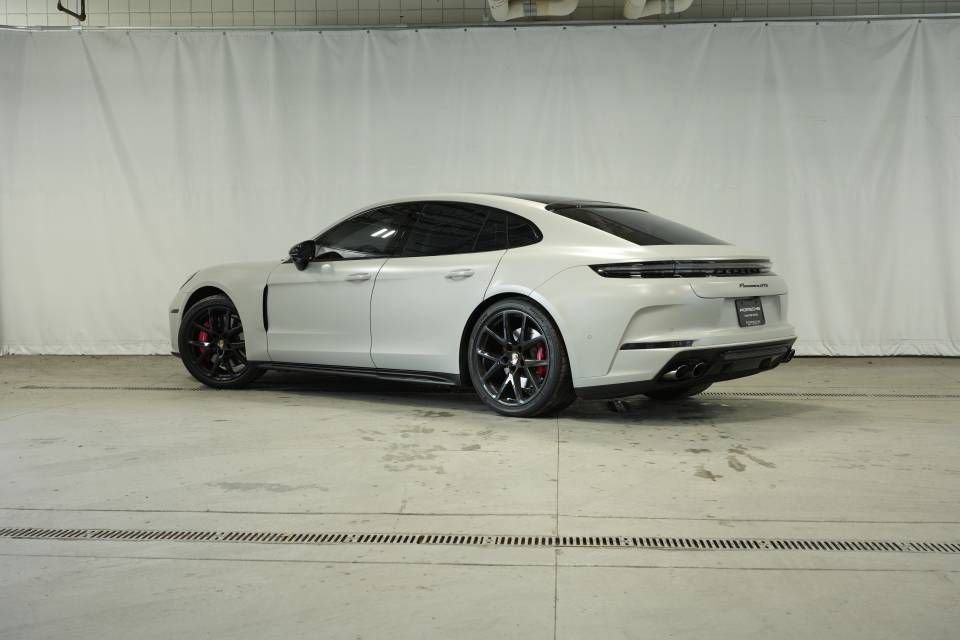 Certified 2025 Porsche Panamera GTS image 3