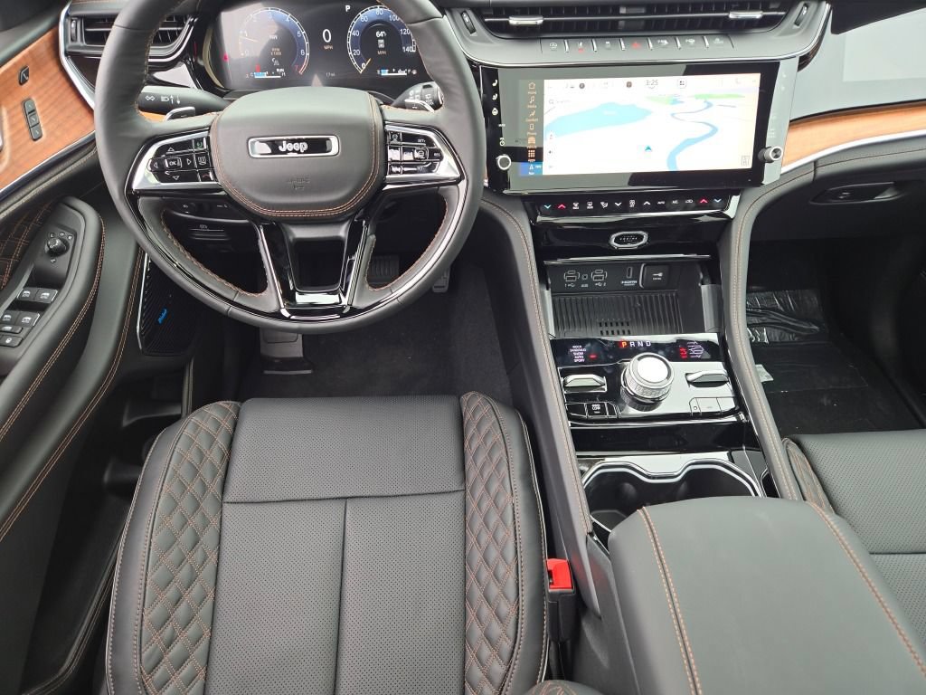 New 2027 Jeep Grand Cherokee Summit AWD/4WD image 2