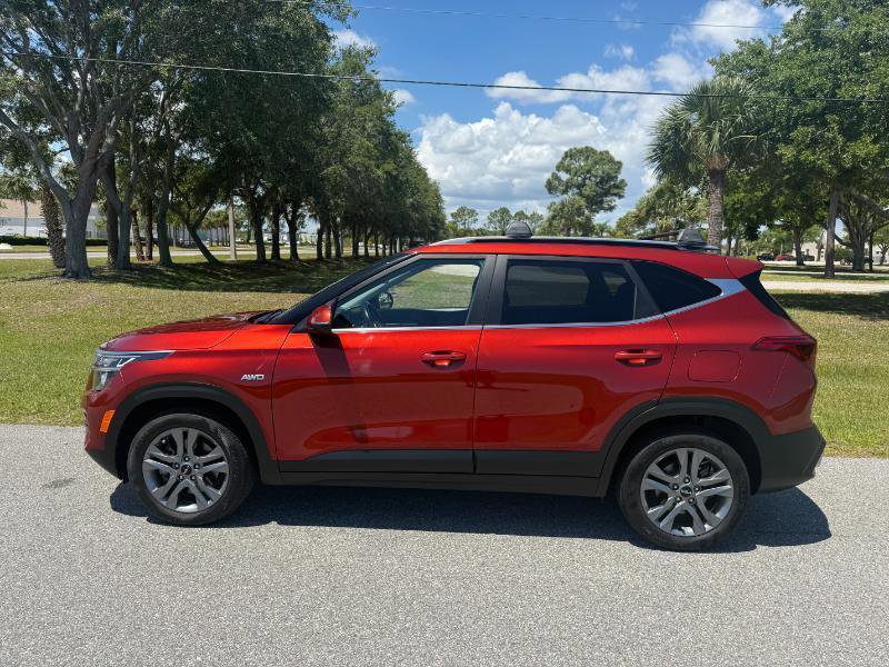 Used 2023 Kia Seltos S AWD/4WD image 3