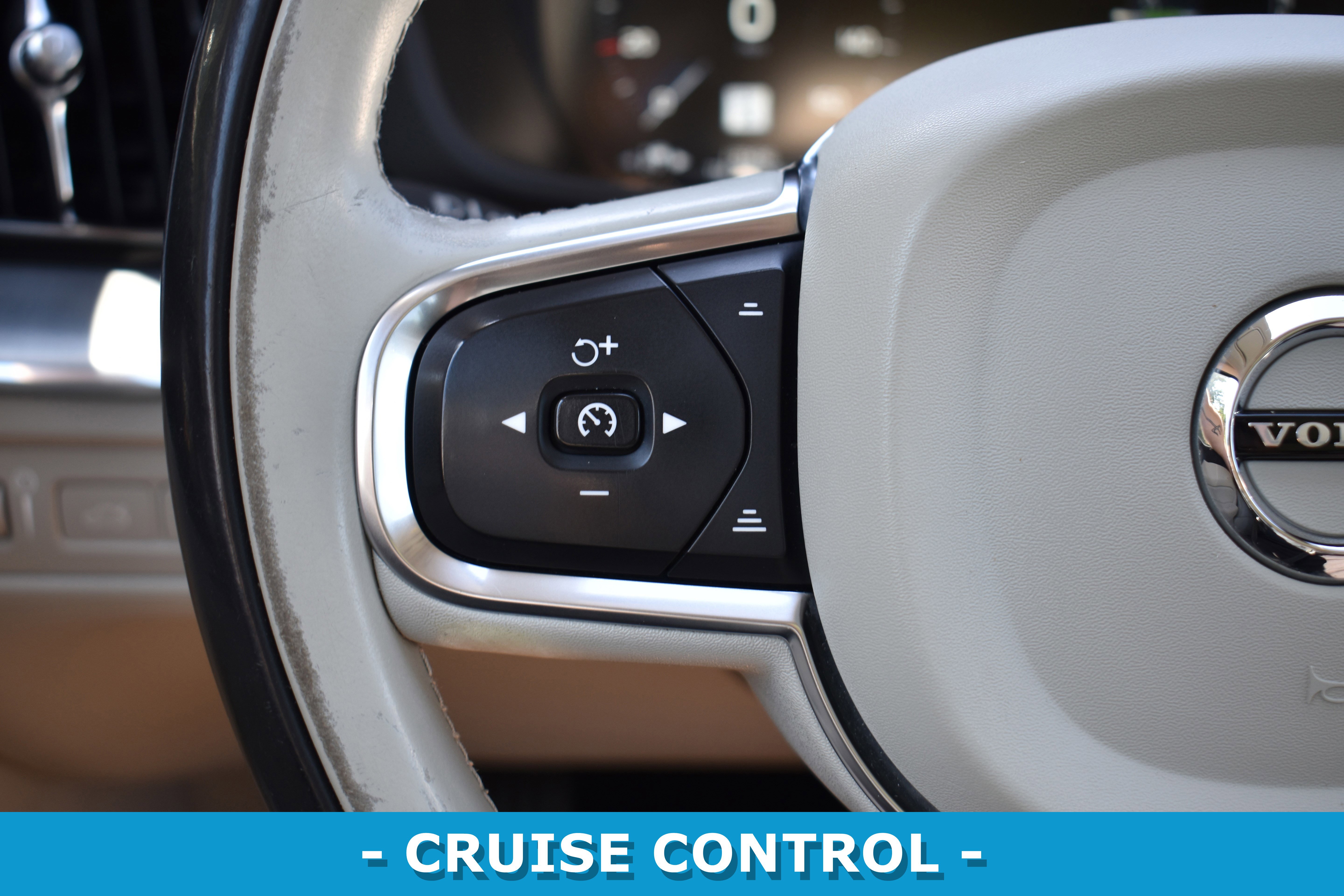 Used 2019 Volvo XC60 T8 Momentum w/ Advanced Package image 12