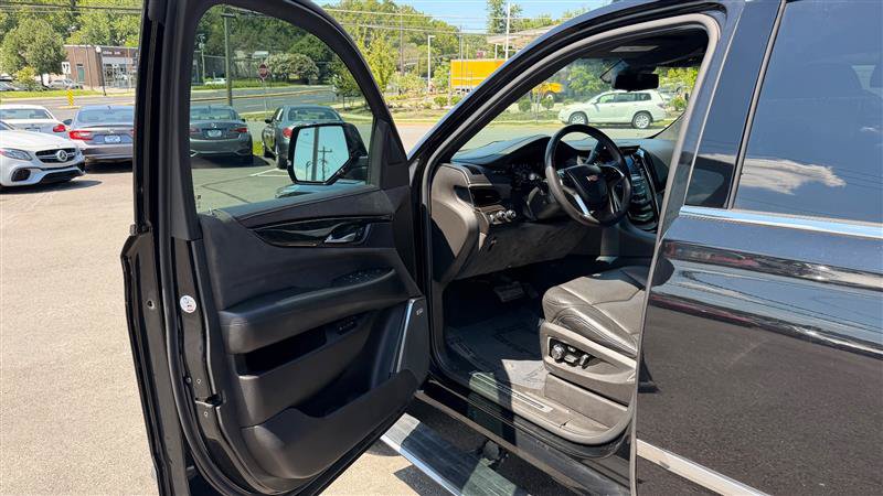 Used 2017 Cadillac Escalade Platinum AWD/4WD image 20