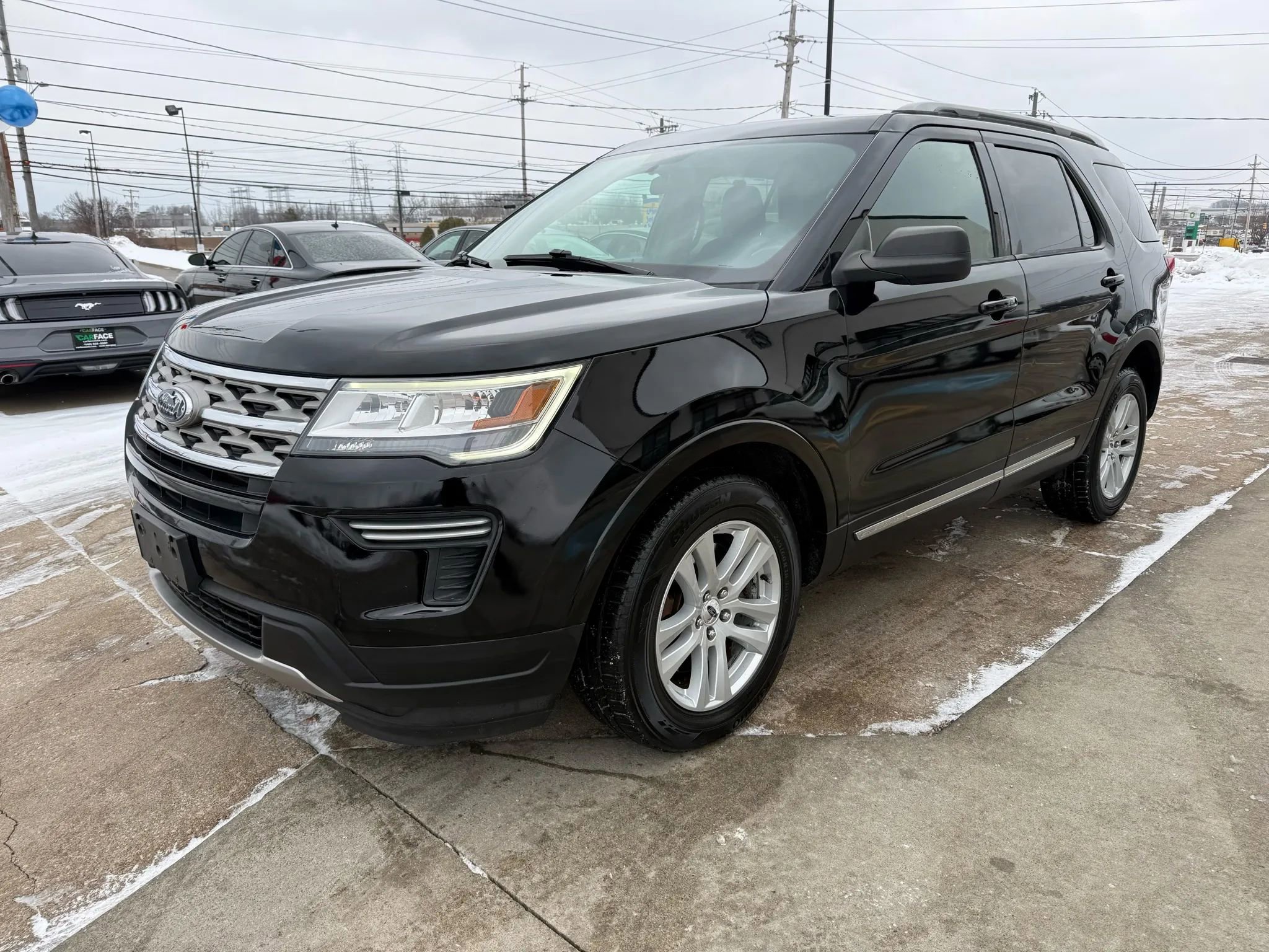 Used 2018 Ford Explorer XLT image 6