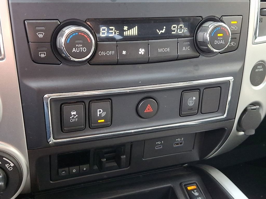 Used 2021 Nissan Titan SV w/ SV Convenience Package image 15