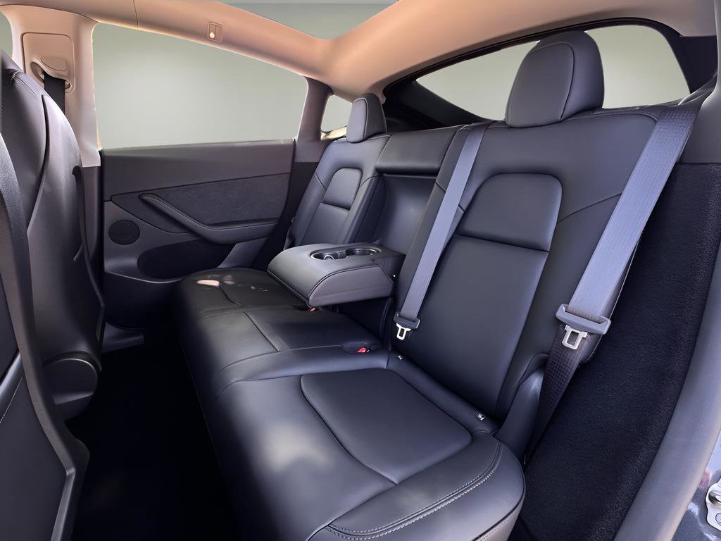 Used 2024 Tesla Model Y Performance image 17