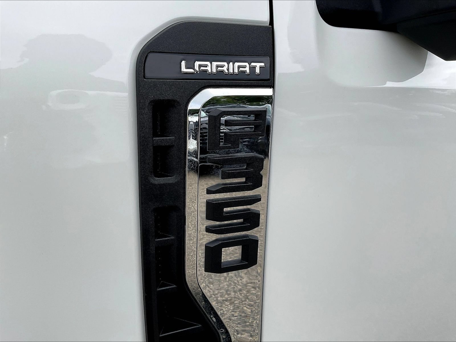 Used 2023 Ford F350 Lariat AWD/4WD image 27