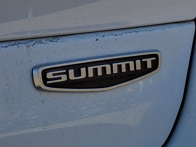 Used 2023 Jeep Grand Cherokee Summit w/ Luxury Tech Group V AWD/4WD image 33