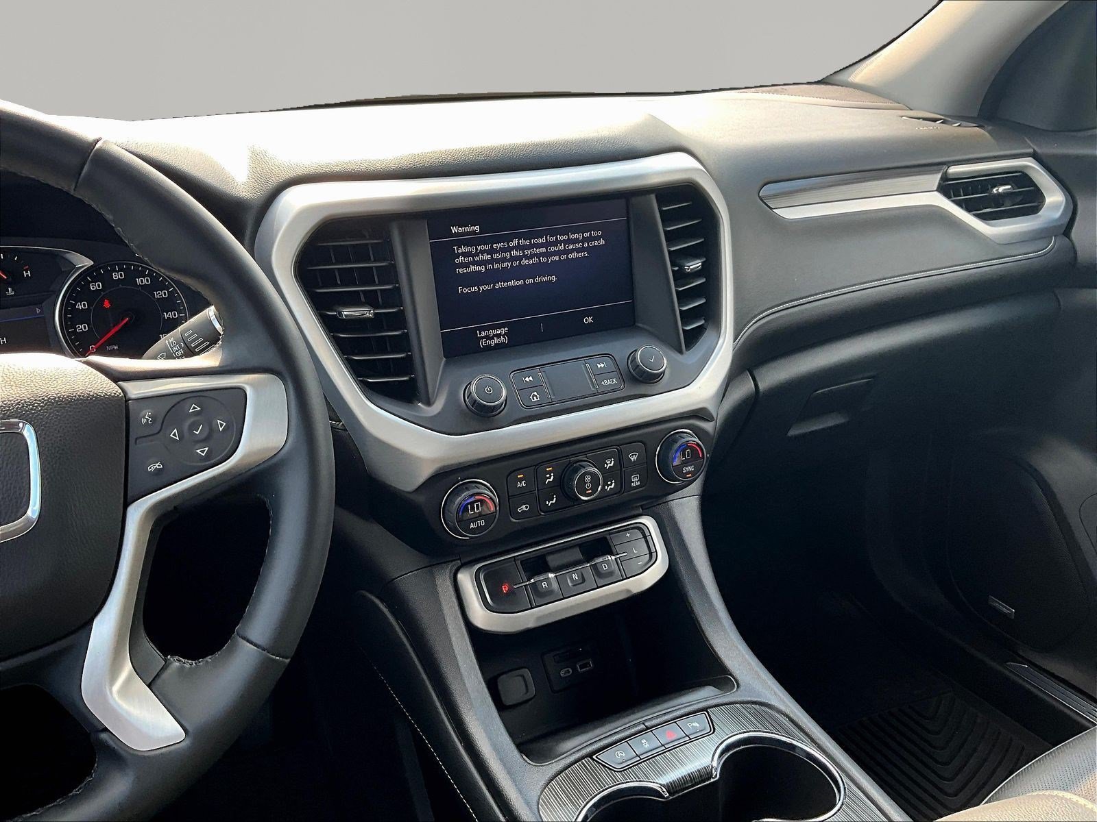 Used 2023 GMC Acadia SLT w/ Elevation Edition FWD image 9