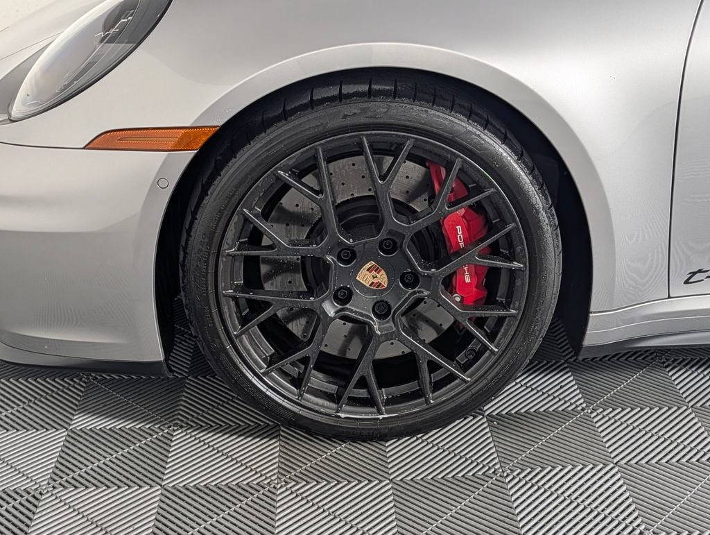 Certified 2026 Porsche 911 Targa 4 GTS AWD/4WD image 11