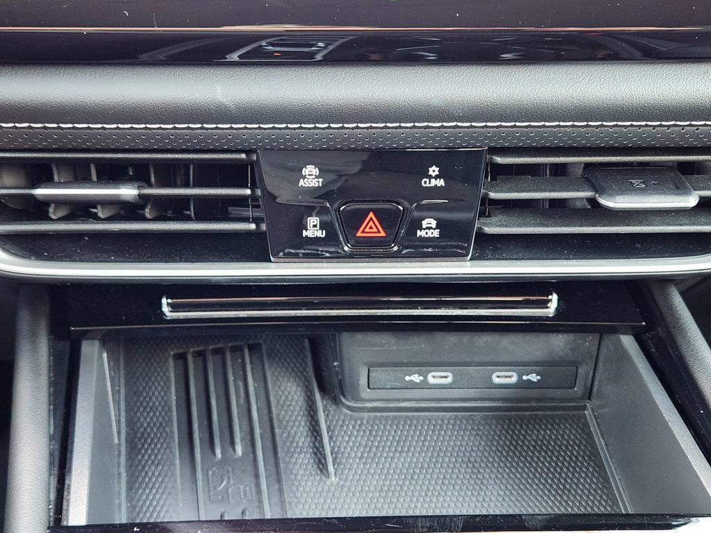 Used 2026 Volkswagen Atlas Cross Sport SE FWD image 19