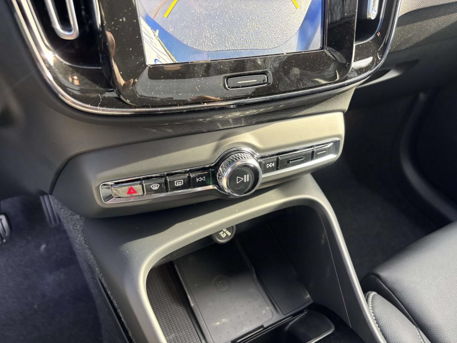 New 2026 Volvo XC40 B5 Plus w/ Protection Package Premier AWD/4WD image 21