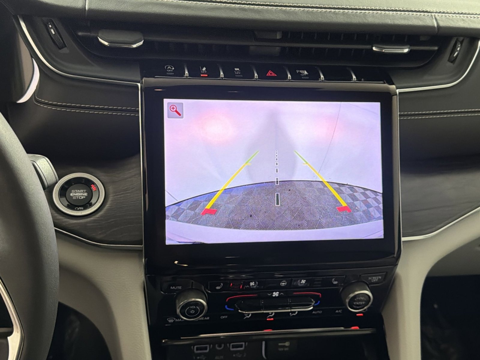 Used 2023 Jeep Grand Cherokee L Overland image 19