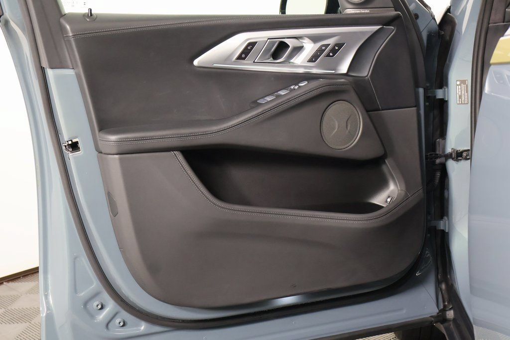 Used 2023 BMW XM AWD/4WD image 12
