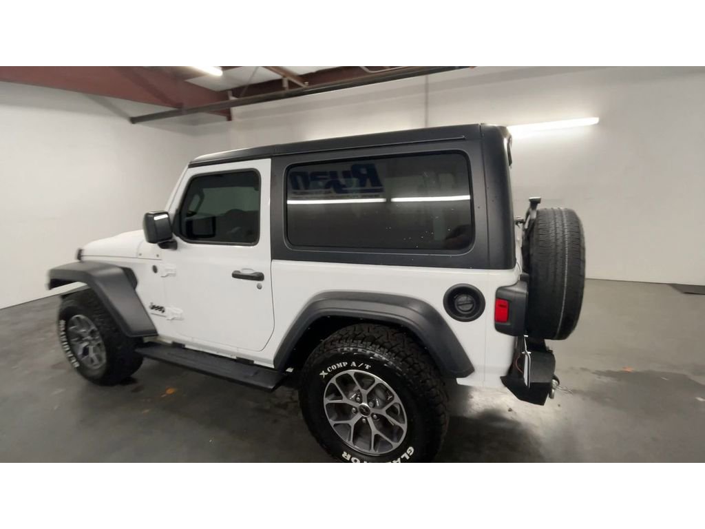 Used 2024 Jeep Wrangler Sport S image 6