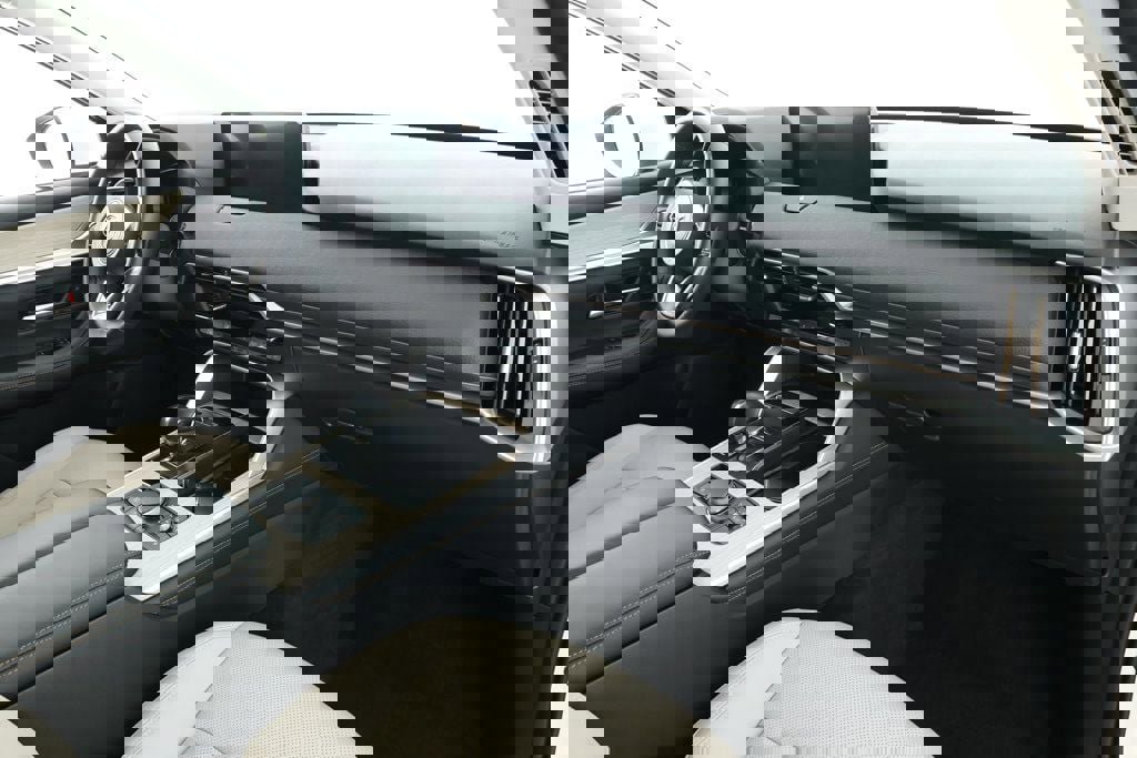 Used 2025 MAZDA CX-90 Plug-In Hybrid w/ Preferred image 25